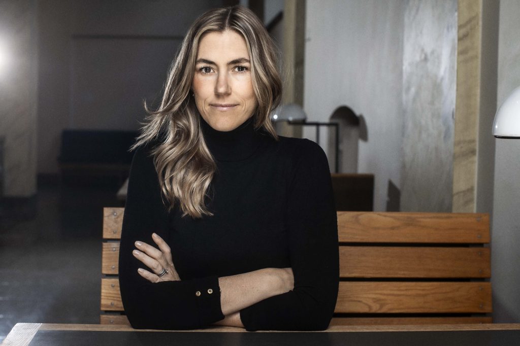 Skuggsyskon – Martina Nelsons resa från anhörig till psykolog