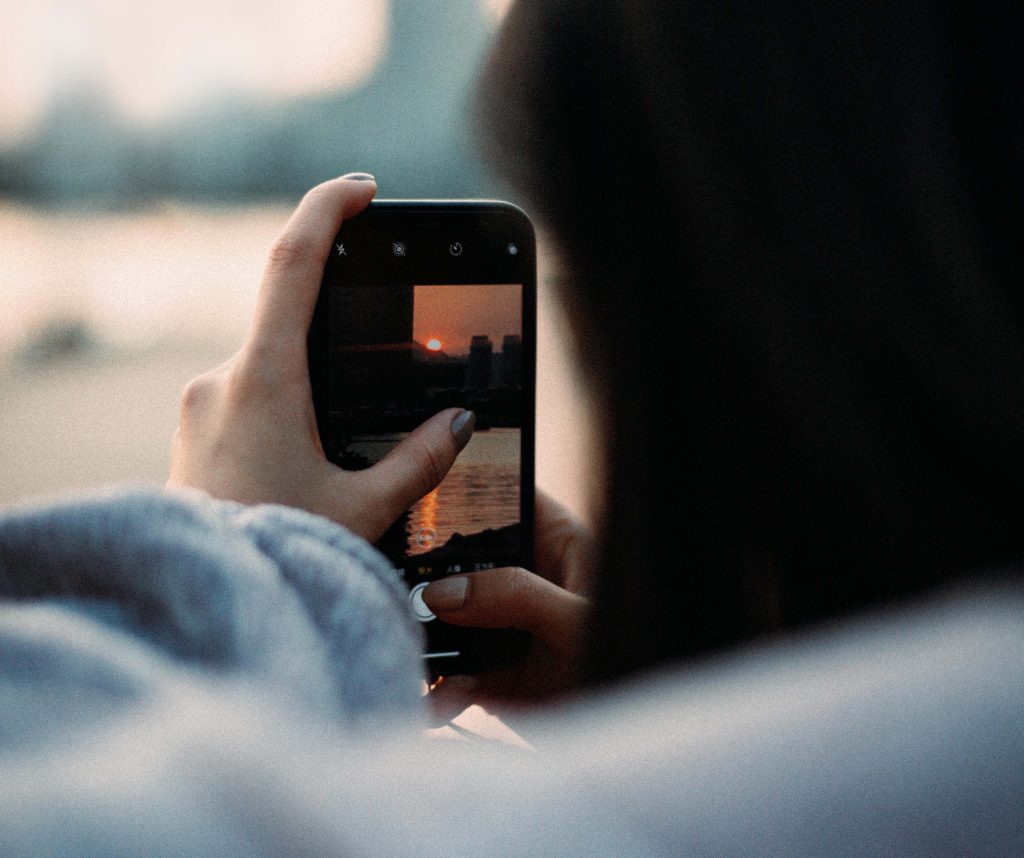 Måns Lööf: “Algoritmer och skärmar kan öka utsatthet”