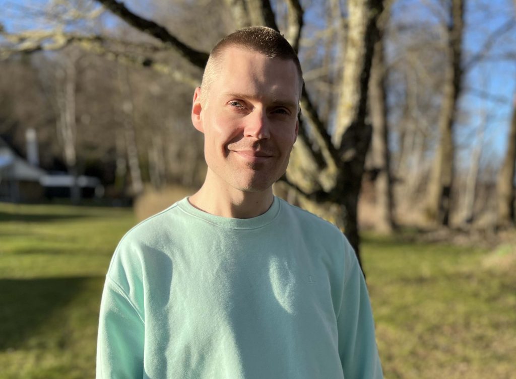 Tobias med autism är kandidat till Lyssnarnas Sommarvärd i P1